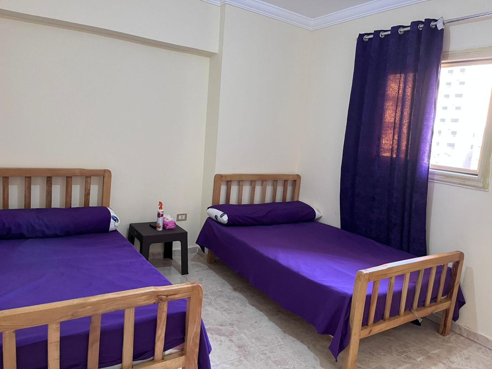 Bed In Raheem Than Hostel *